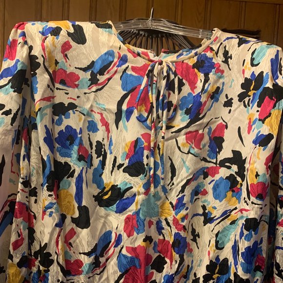 Beautiful Silk Print Dress - Picture 2 of 4